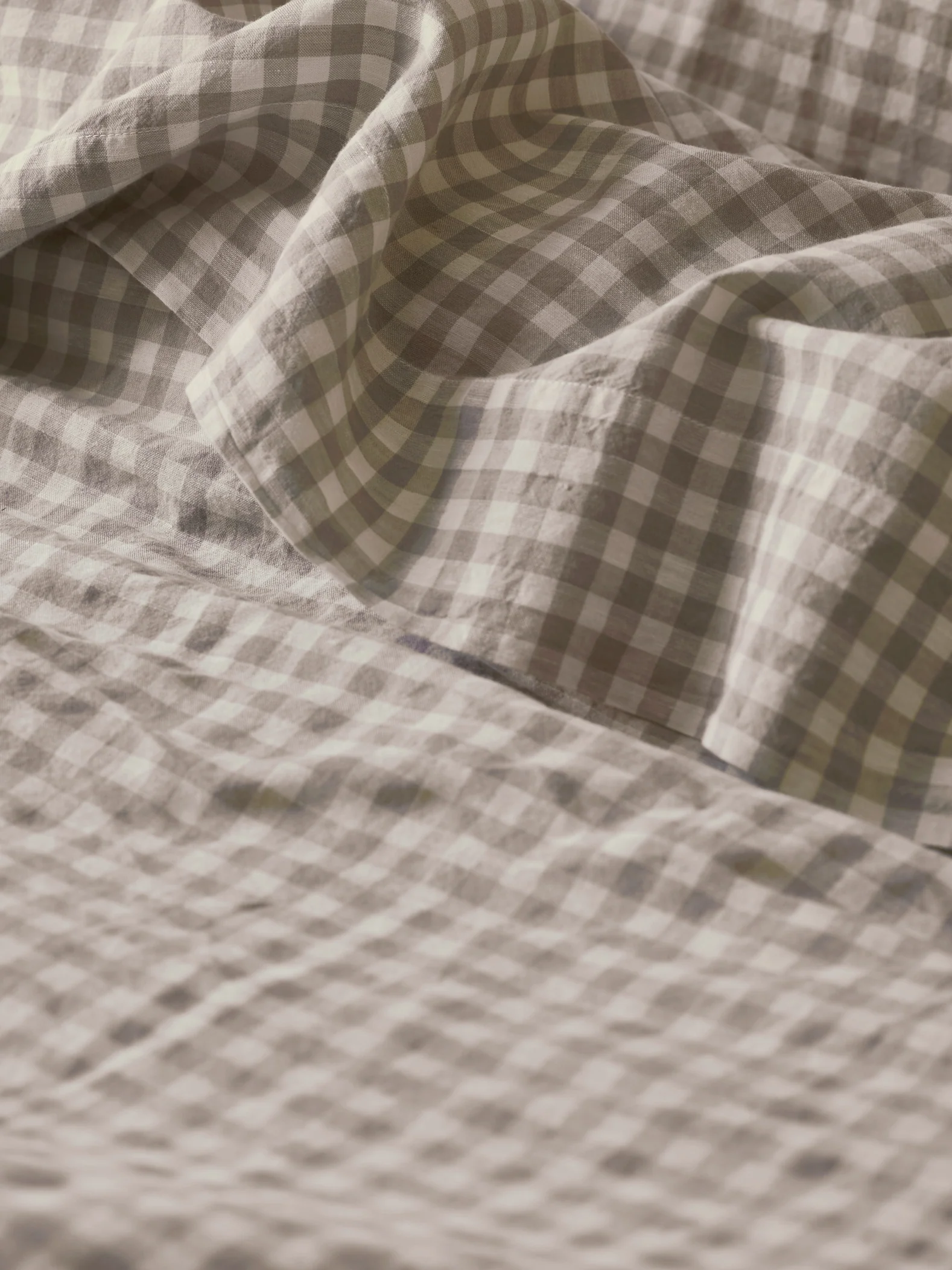 Lightweight Mushroom Gingham Linen Blend Flat Sheet High-Performance