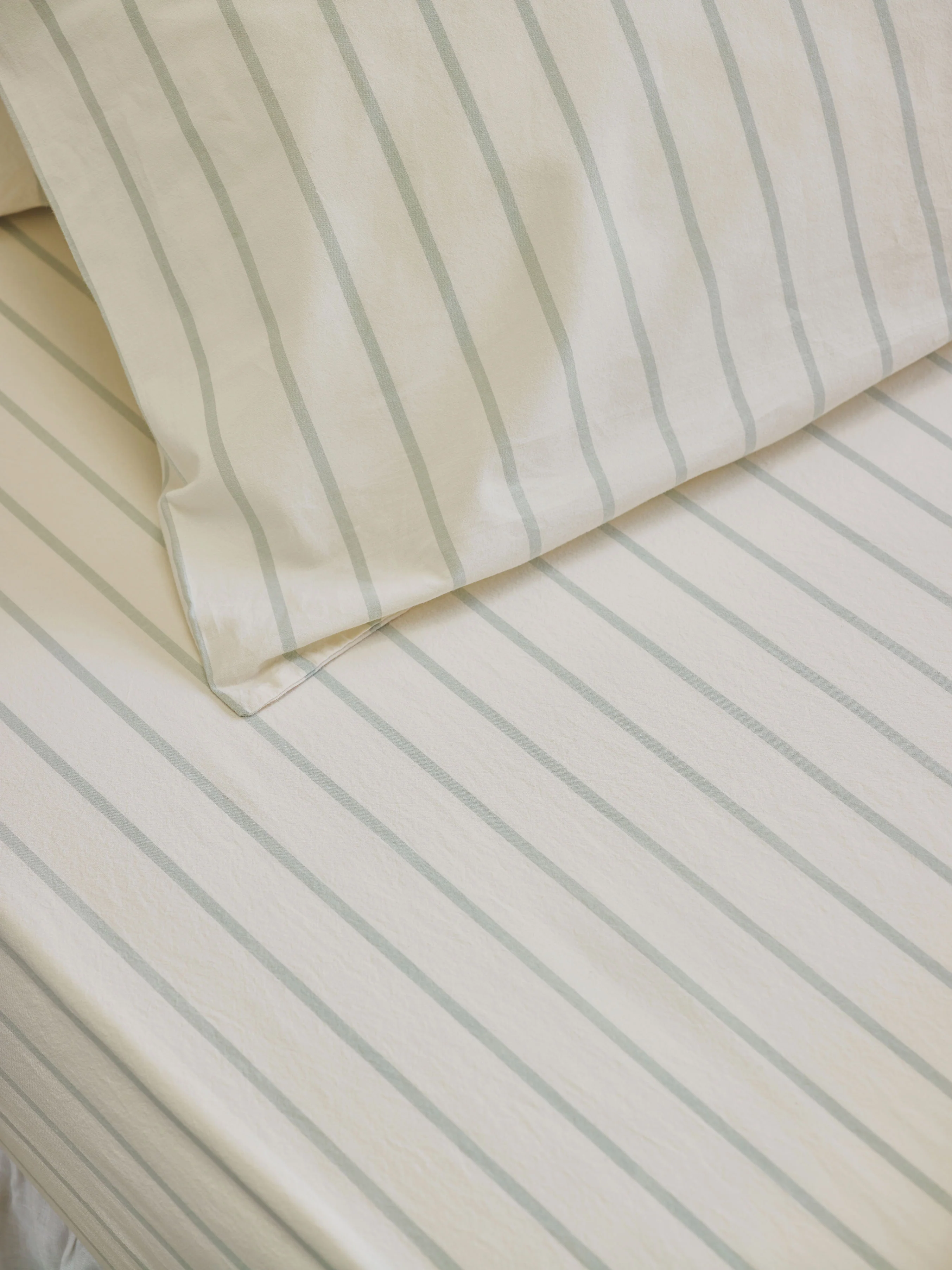 Relaxed Mellow Green Slumber Stripe Cotton Fitted Sheet Fast