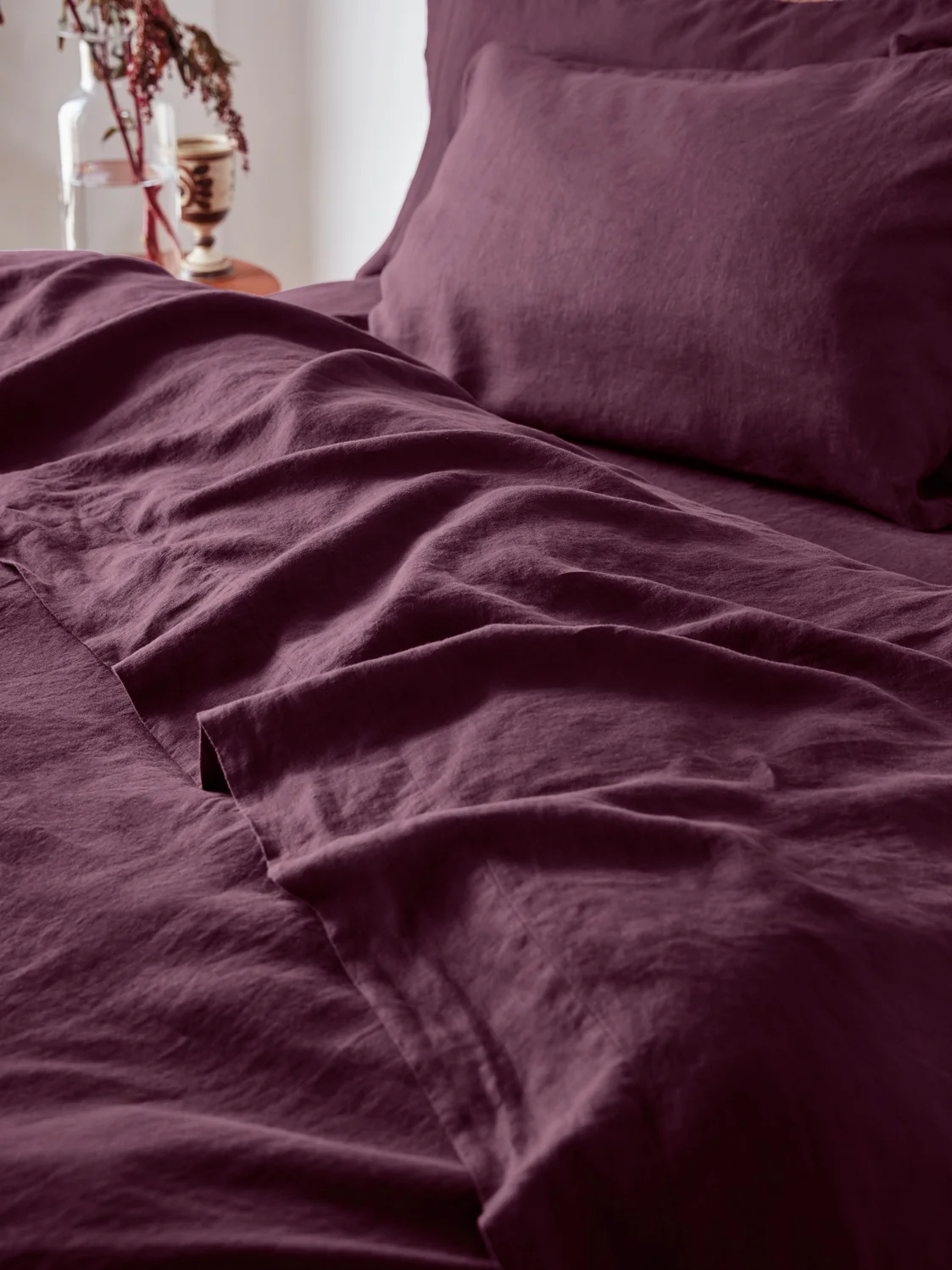 World-Class Berry Linen Blend Flat Sheet Soft