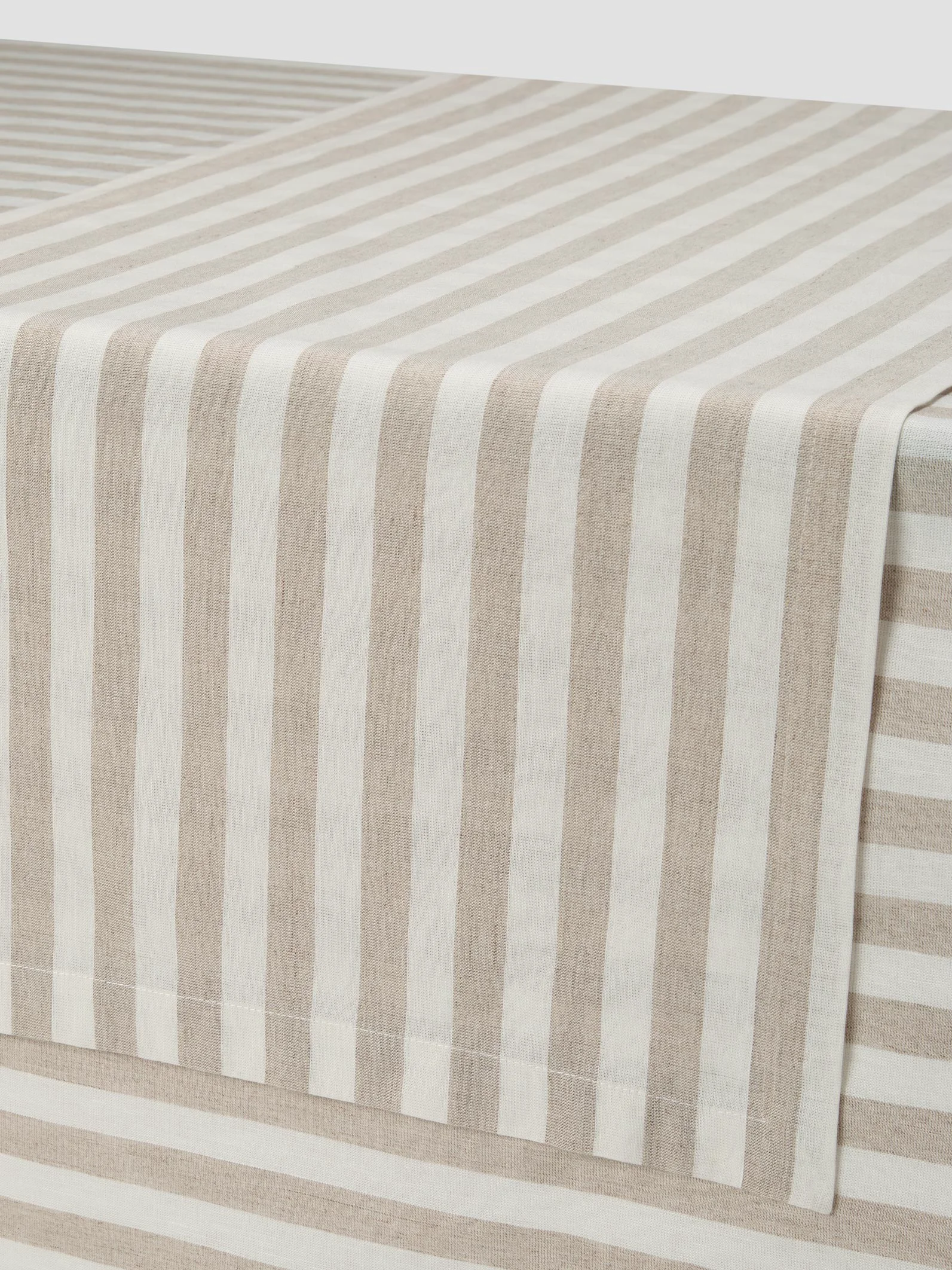 Contemporary Oatmeal Pembroke Stripe Linen Blend Table Runner Green