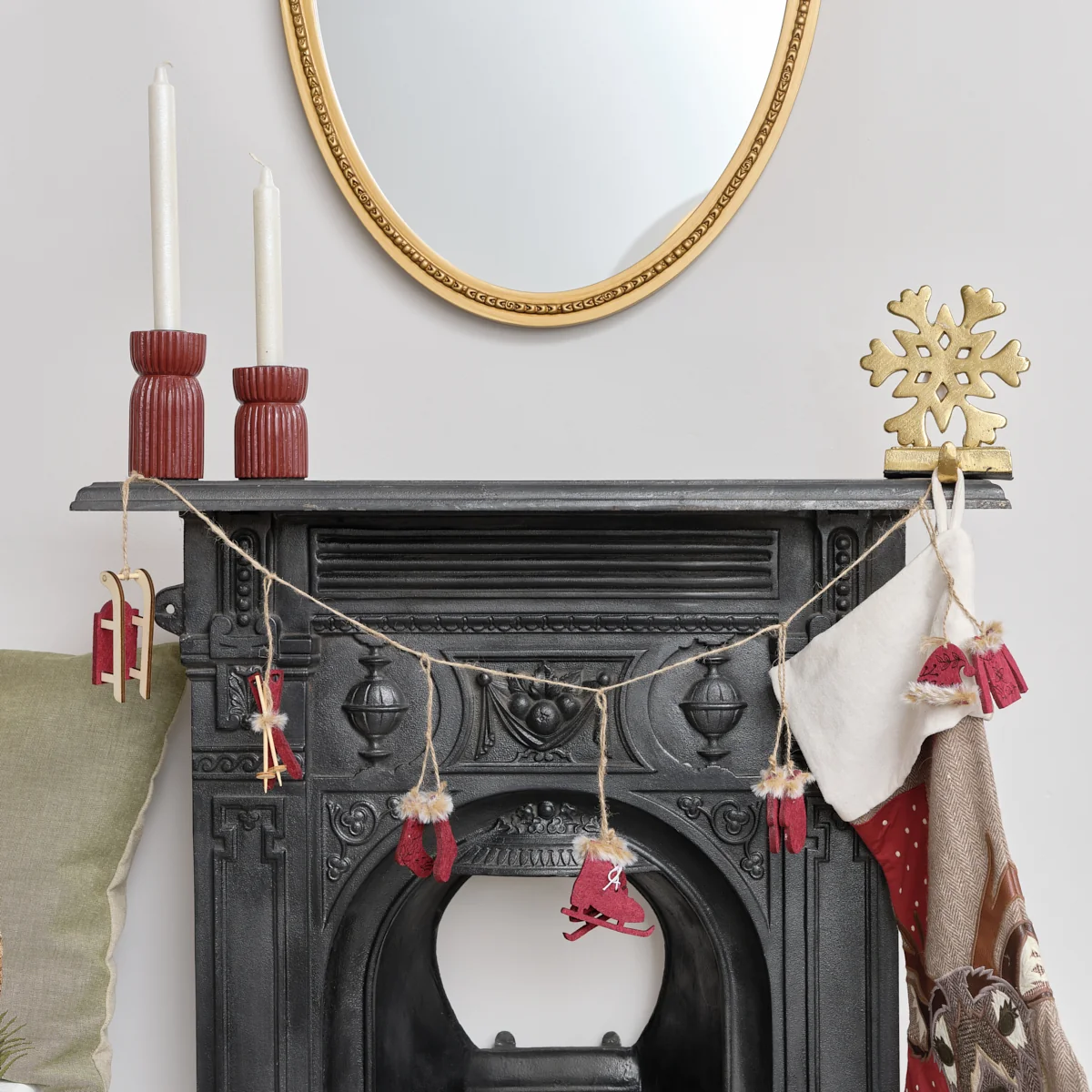 Smart Dark Red White Winter Garland Table Scatters – 120cm 1.2m 47.2′ Selected