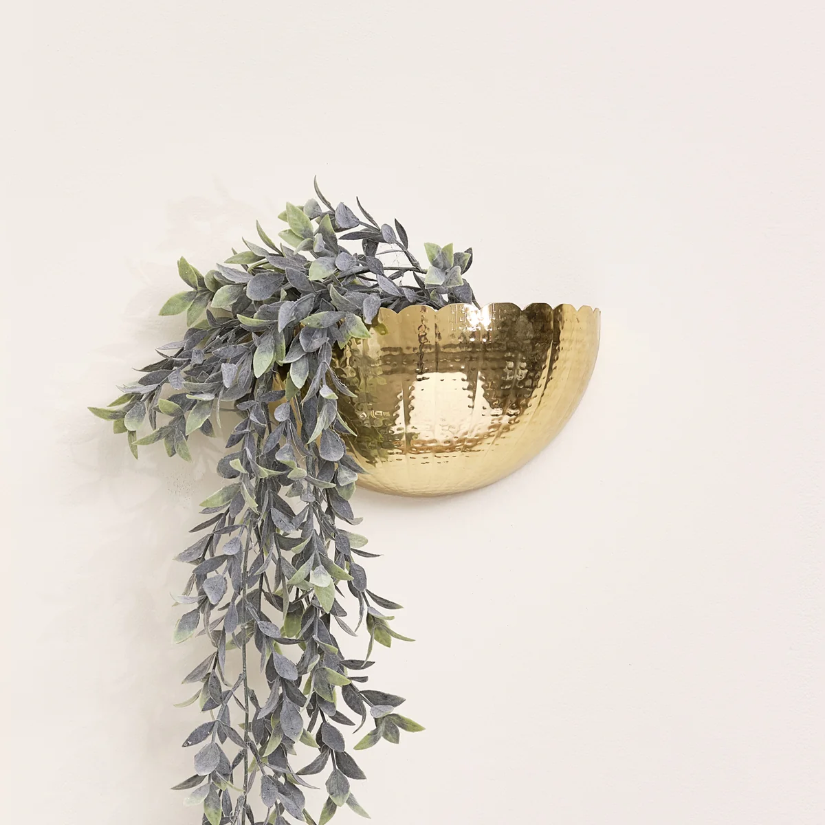 Expertly Made Gold Scalloped Wall Planter Fine