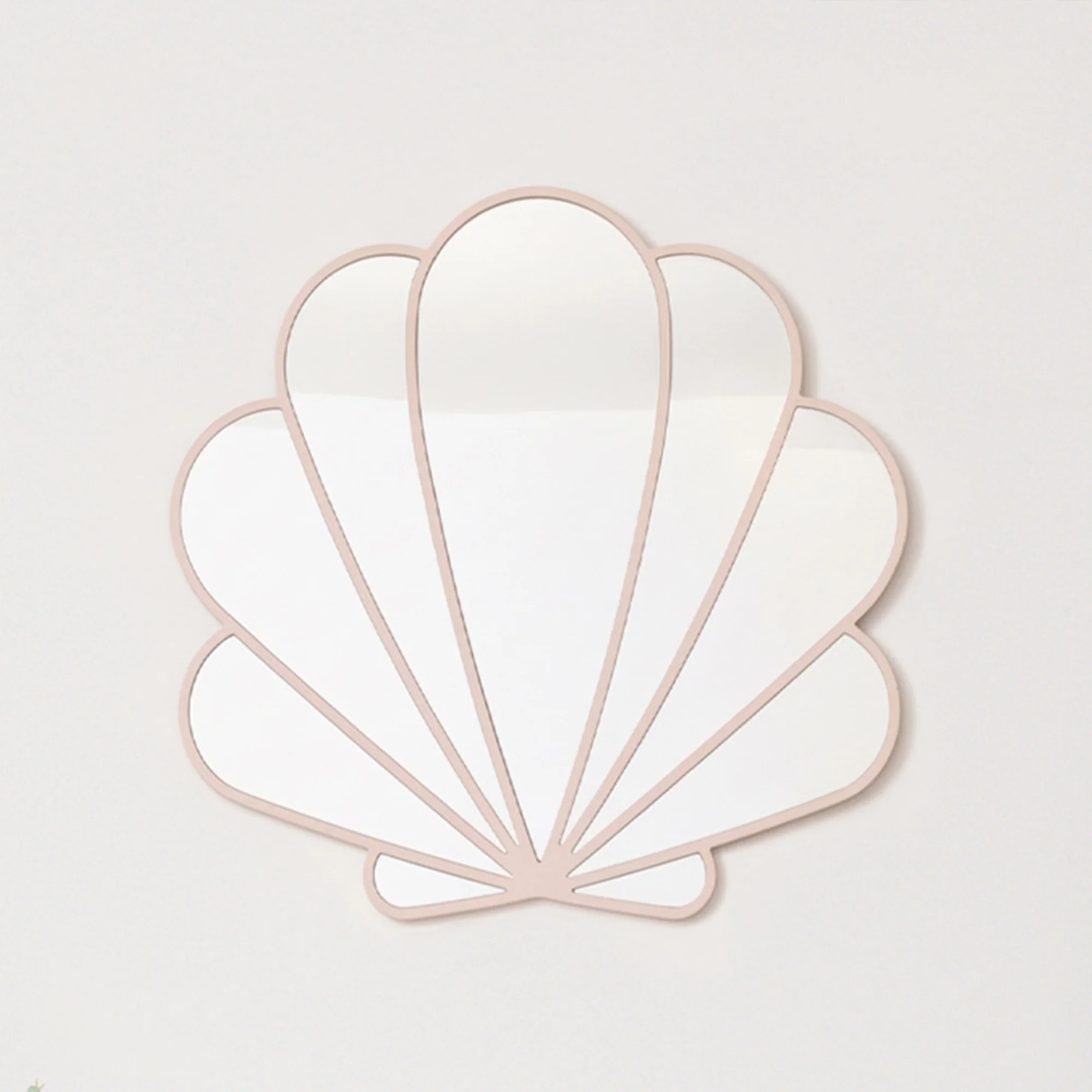 Relaxed Large Pink Shell Shaped Wall Mounted Mirror – 60cm x 60cm Casual