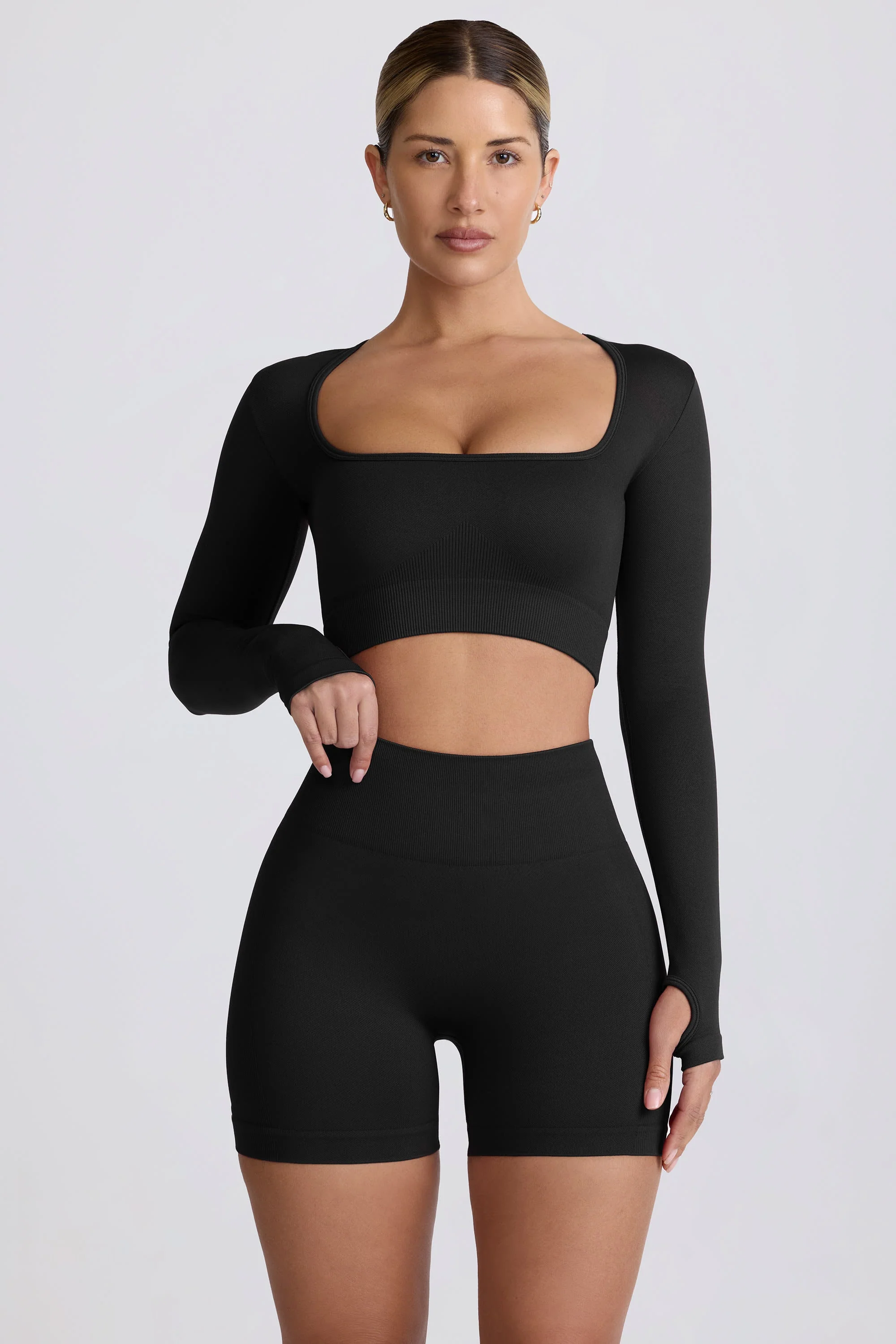 Superior Super Sculpt Seamless Long-Sleeve Crop Top in Black High-Grade