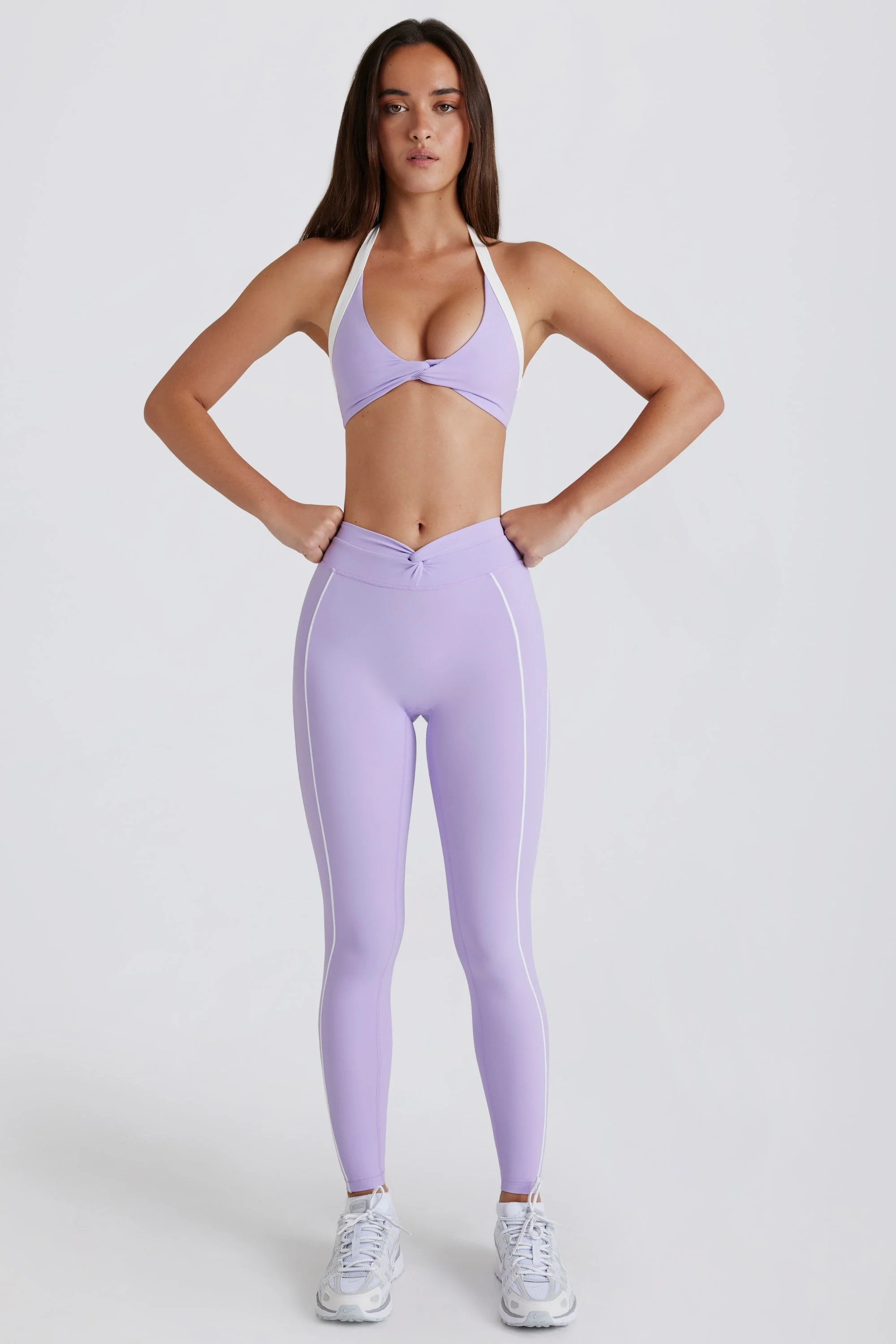 Excellent Soft Active Twist-Front Leggings in Lavender Premium