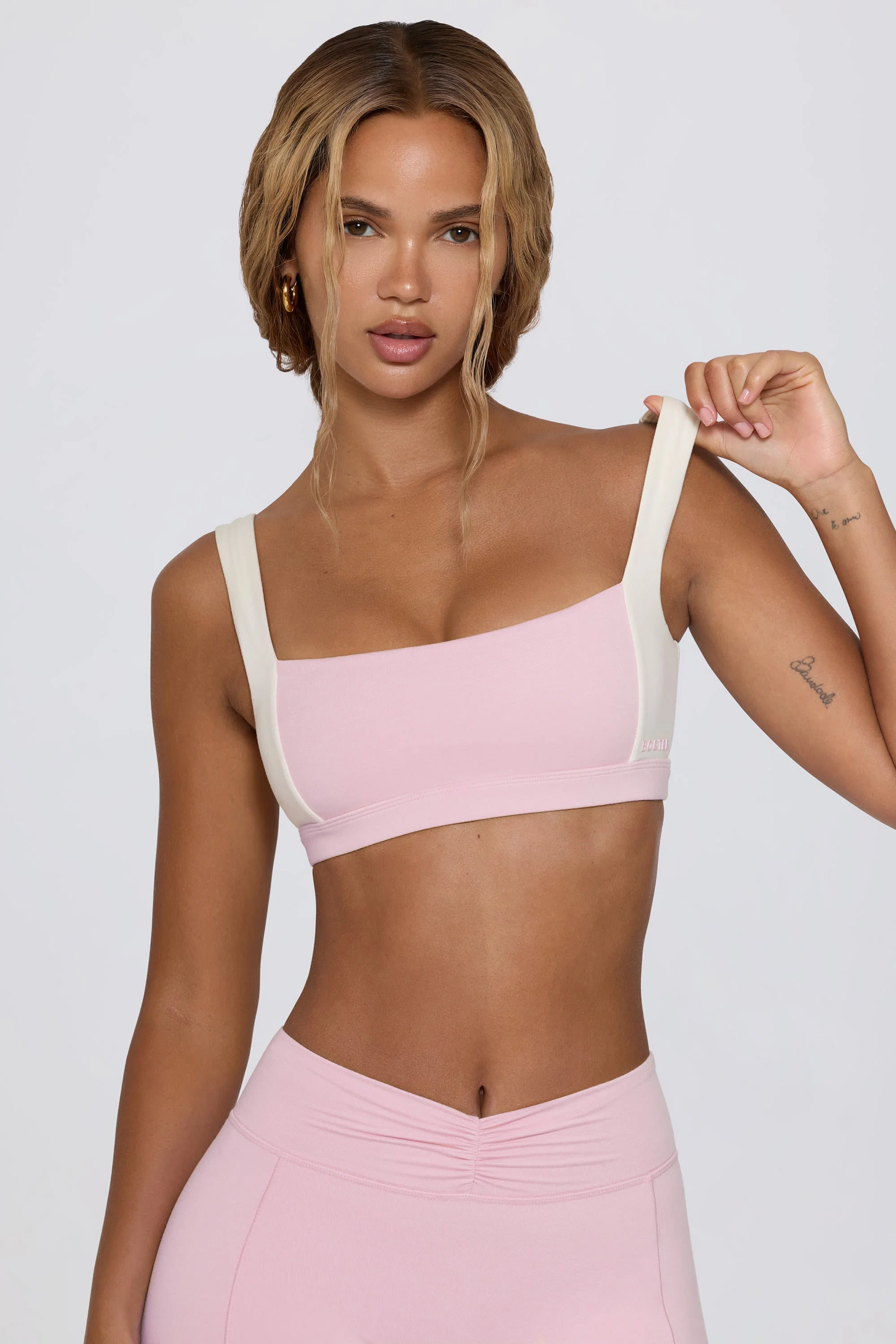 Green Contrast Sports Bra in Bloom Sustainable