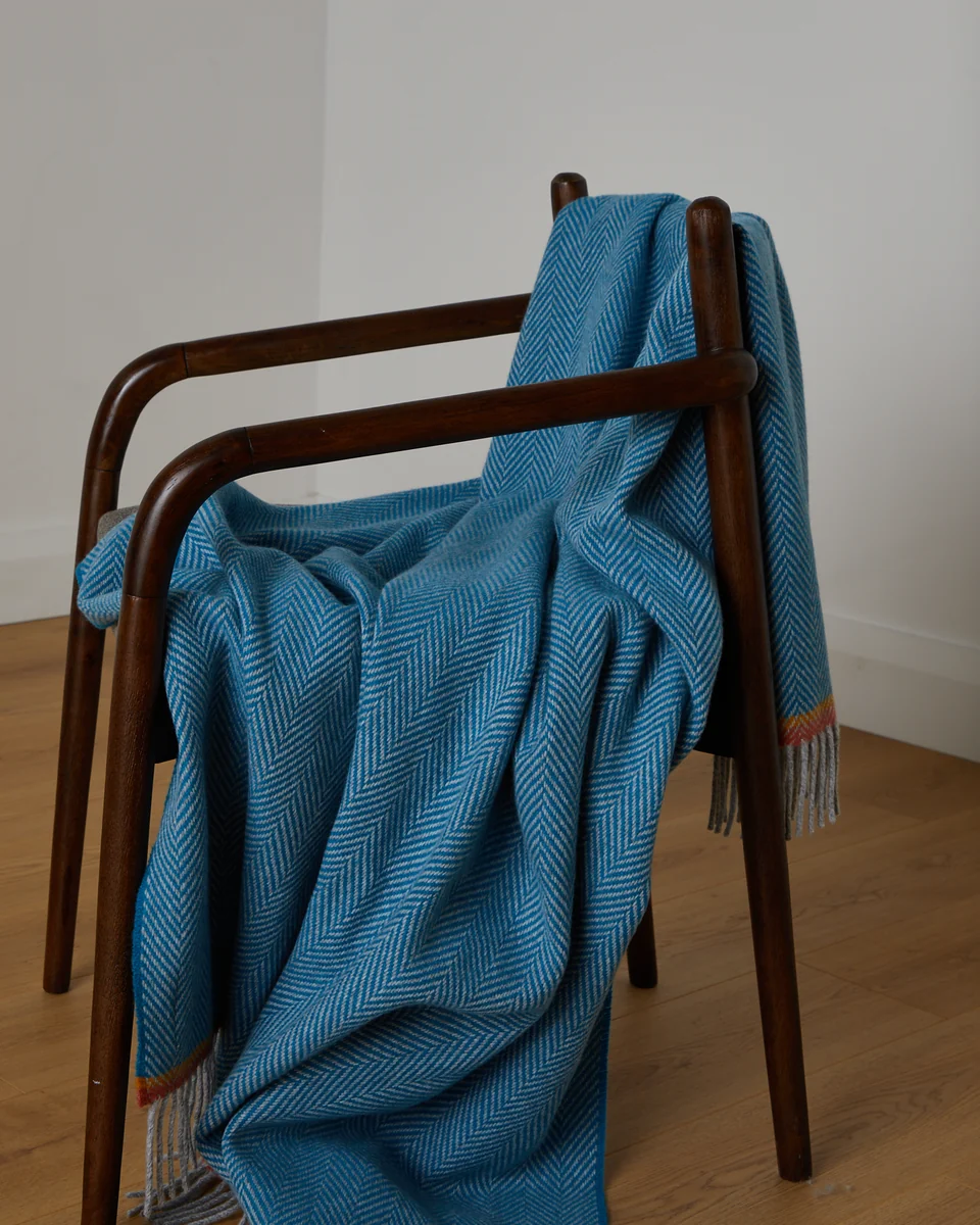 Flexible Foxford Slaney Cashmere and Lambswool Throw Elegant