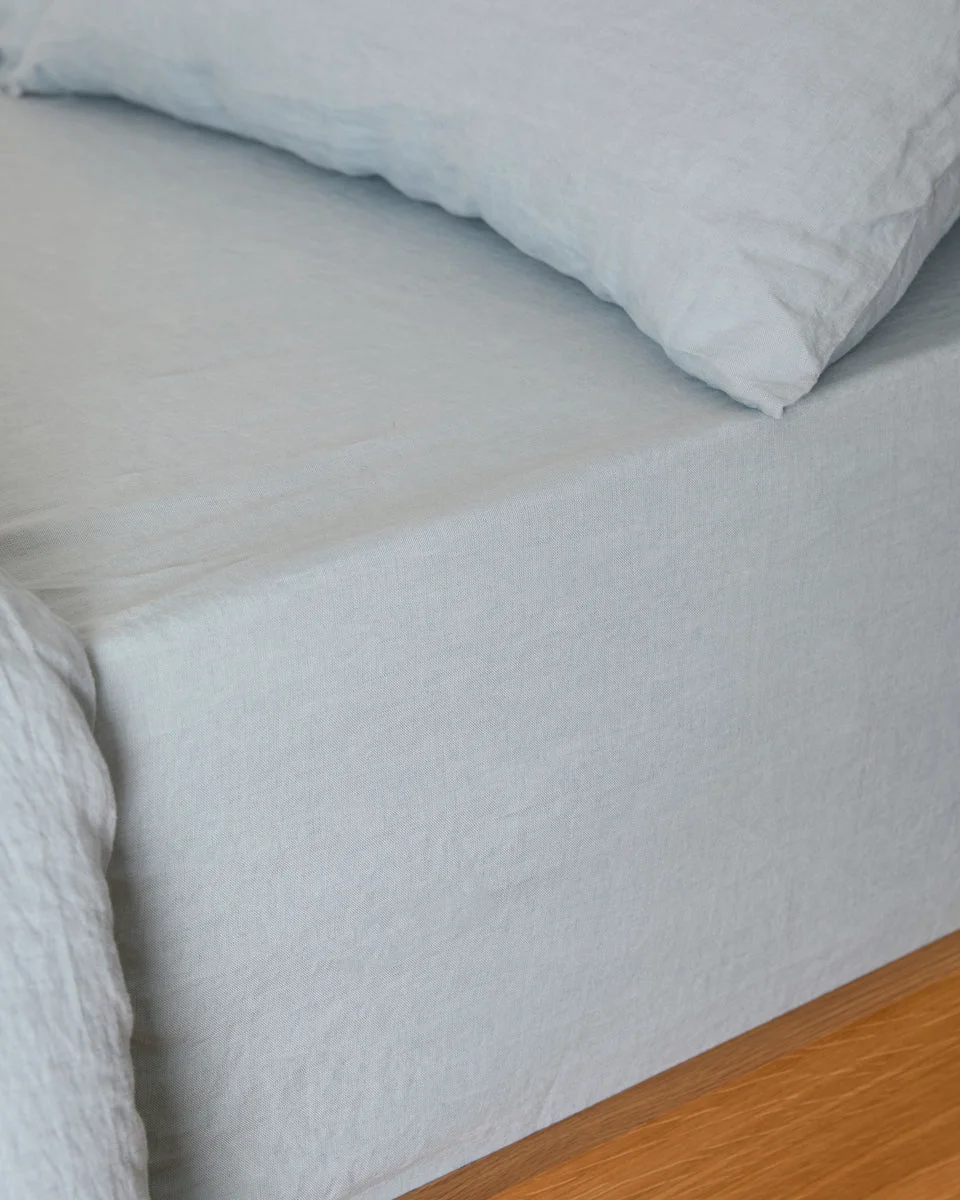 Fashionable Foxford Cloud Pure Linen Fitted Sheet Safe