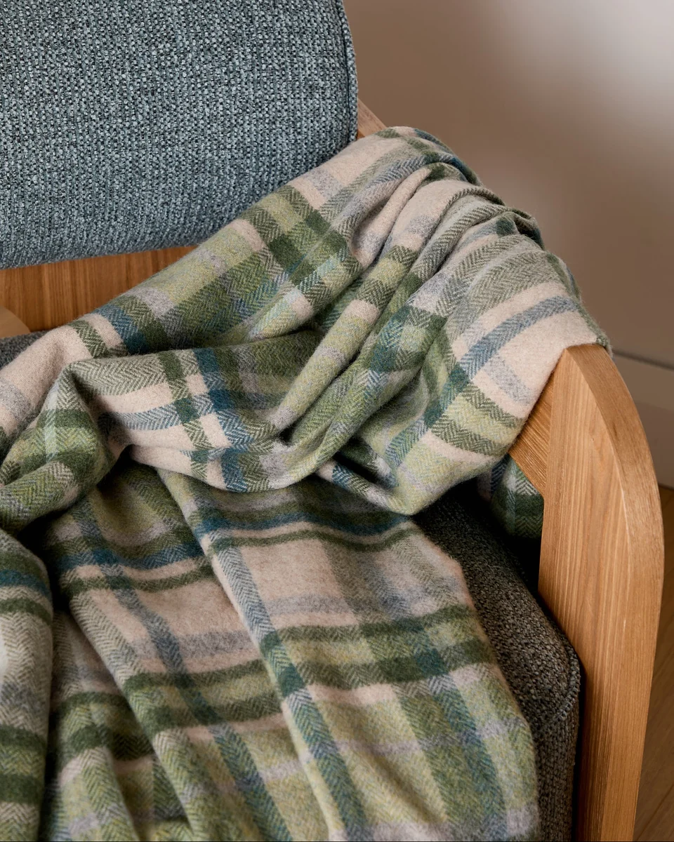 Organic Foxford Slieveboy Lambswool Throw Enhanced