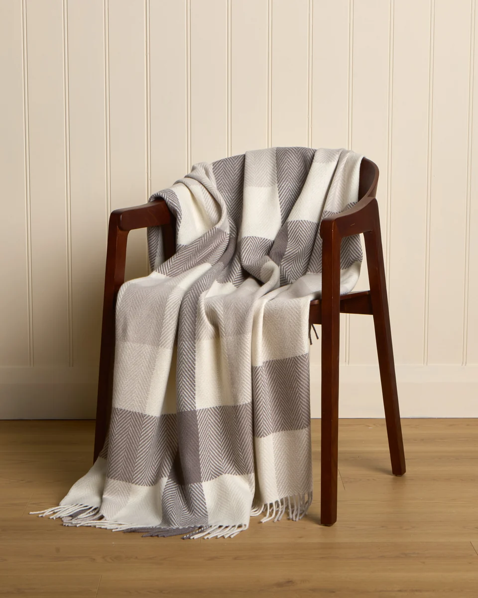 First-Class Foxford Finn Cashmere and Lambswool Throw Expertly Made