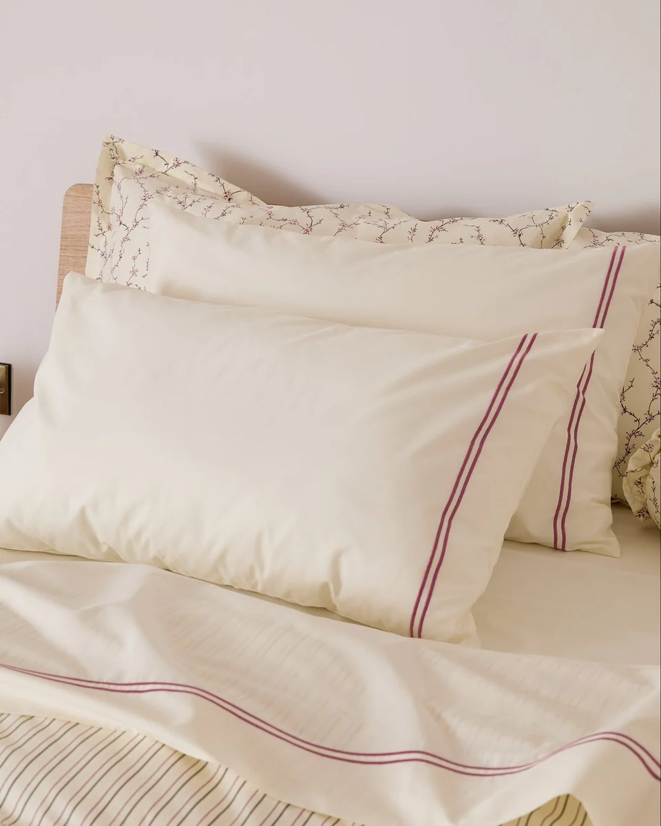 Artisan Foxford Evelyn Buttermilk Rolenio Pillowcase Set Comfortable