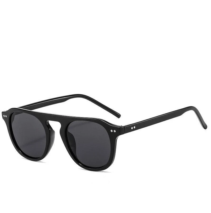 Versatile Diretorre Morino Solid Black Sunglasses Green