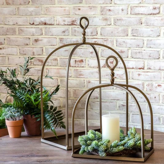 Durable Antique Brass Rectangle Base Iron Displayers Exceptional