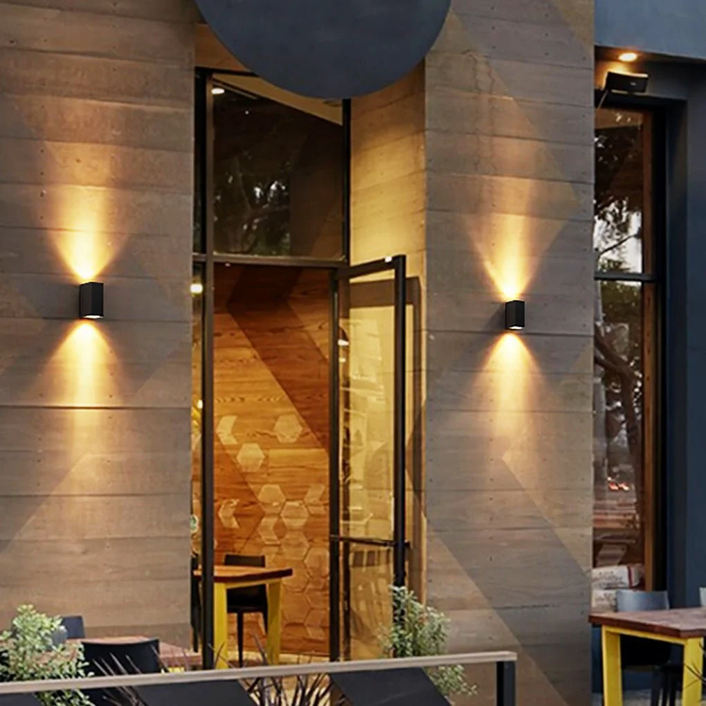 Relaxed Modern Square Design Outdoor Waterproof Wall Light for Villa Courtyard Balcony Secure