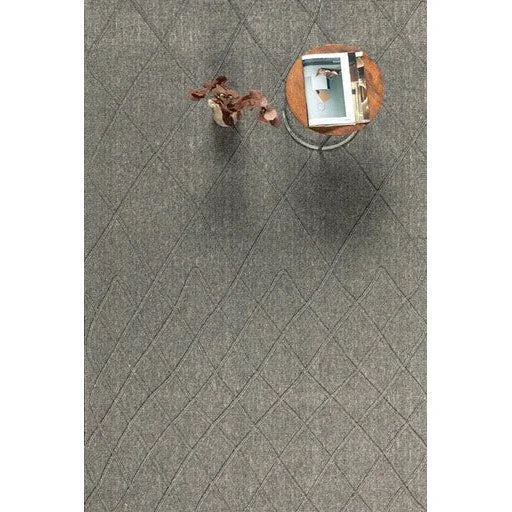 World-Class Rayton Hand Woven Rug Cub Unique