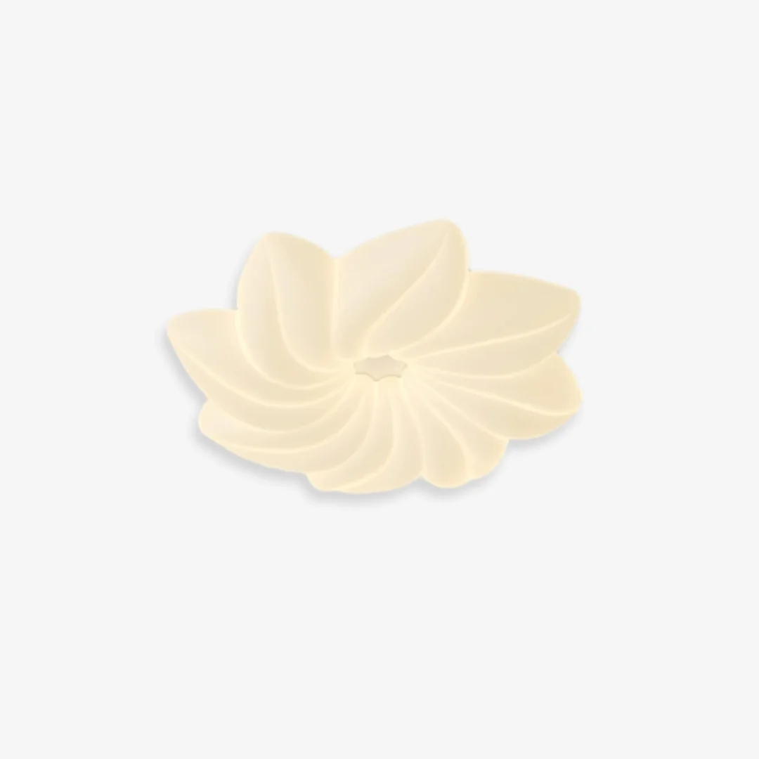 Superior Creative Twisted Flower Ceiling Light Relaxed