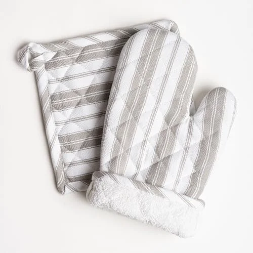 Exclusive Oven Mitt Potholder Set Reusable