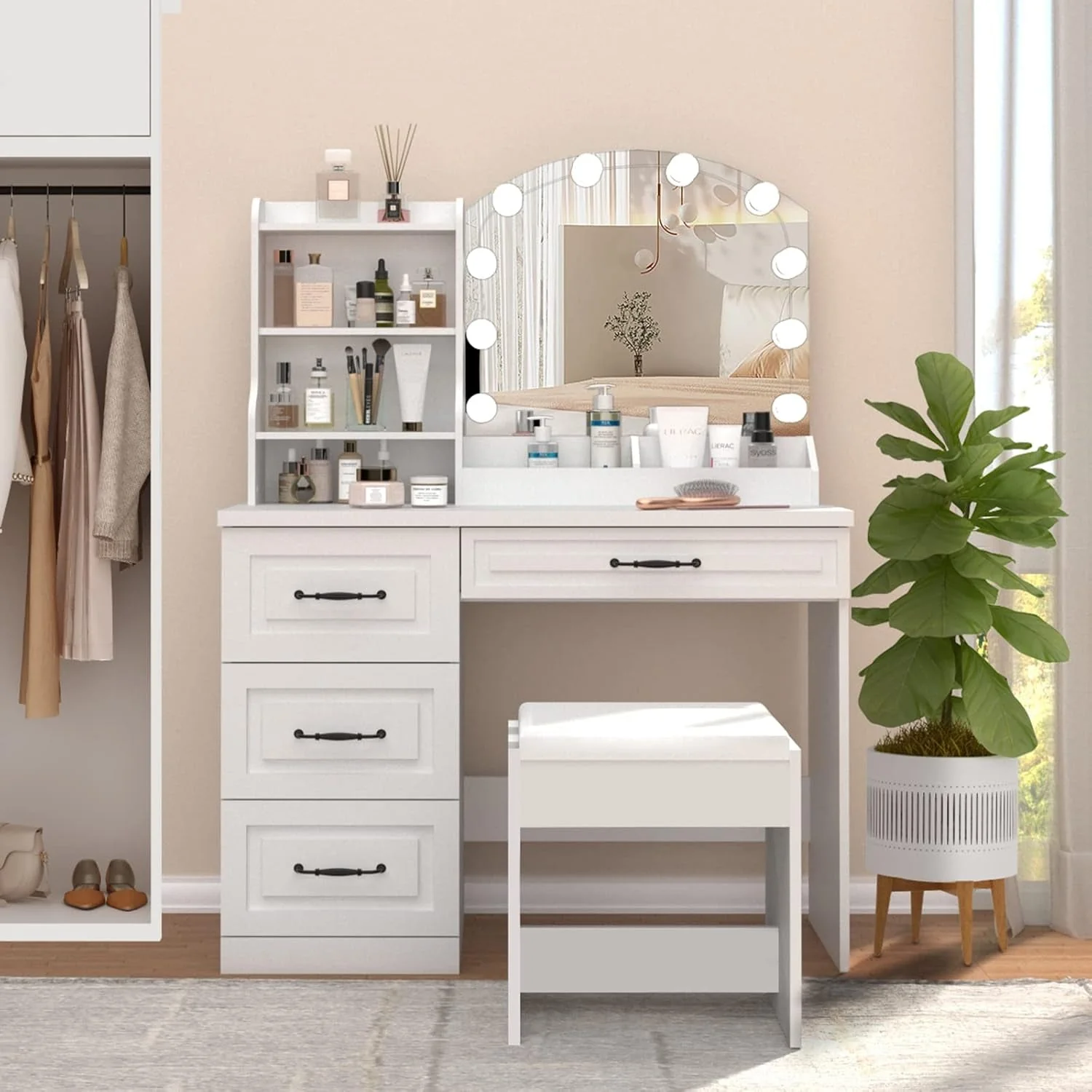 Fashionable White Makeup Vanity Desk With Premium Illumination Reusable